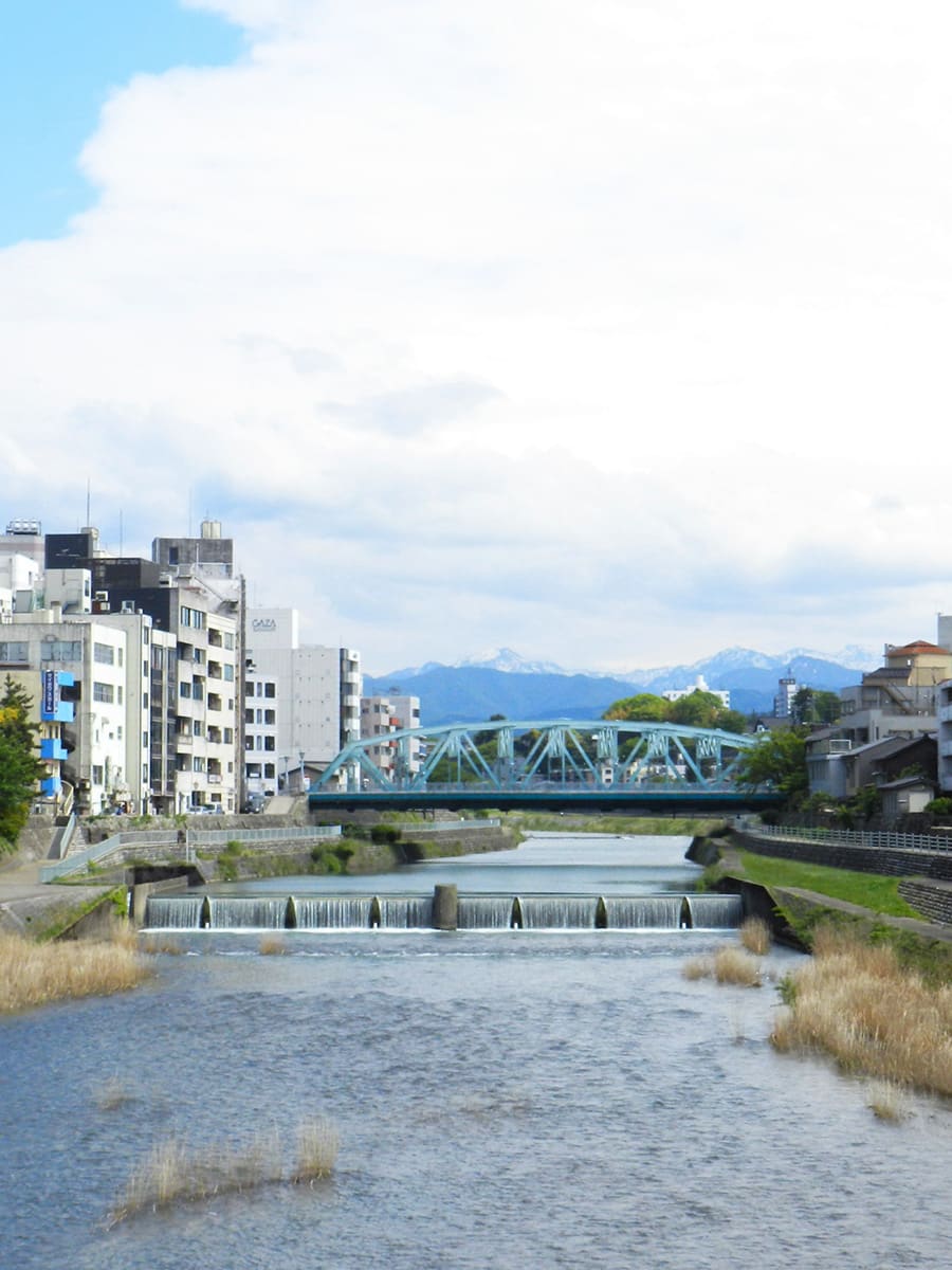 金沢市内を流れる犀川 - 株式会社アラキ（石川県金沢市）